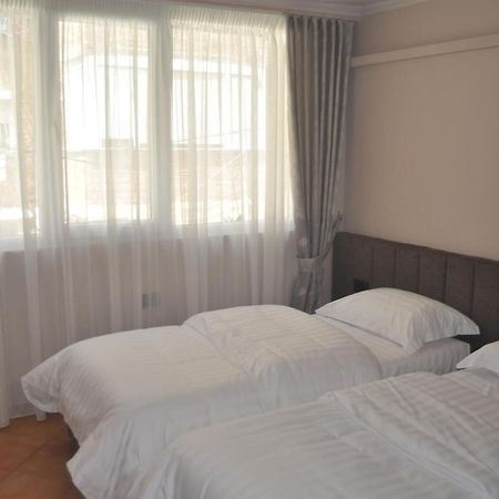 Ferienwohnung Bliri Myslym Shyri Tirana Exterior foto