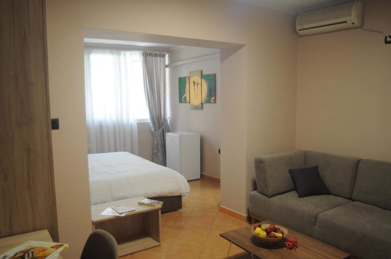 Ferienwohnung Bliri Myslym Shyri Tirana Exterior foto
