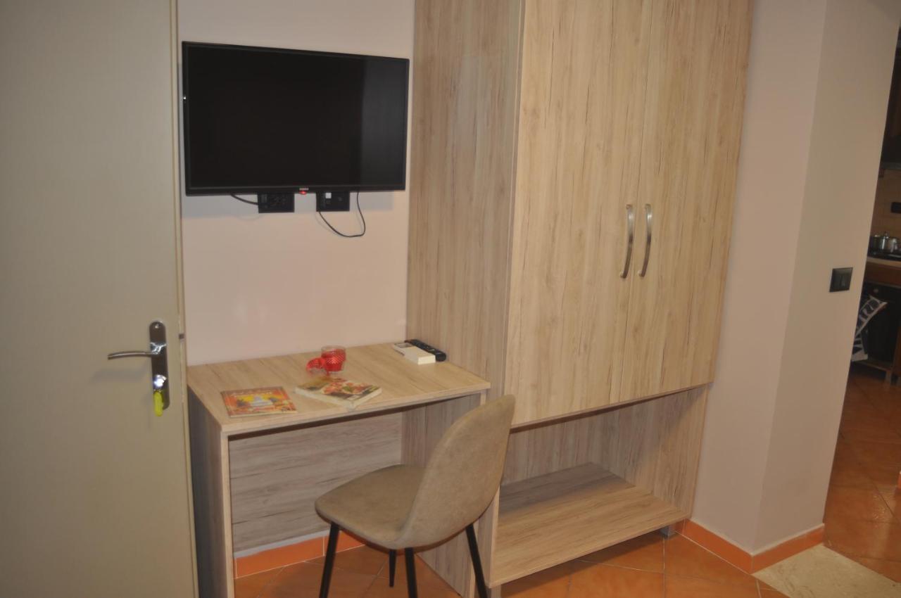 Ferienwohnung Bliri Myslym Shyri Tirana Exterior foto
