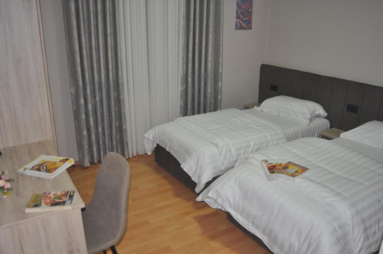 Ferienwohnung Bliri Myslym Shyri Tirana Exterior foto