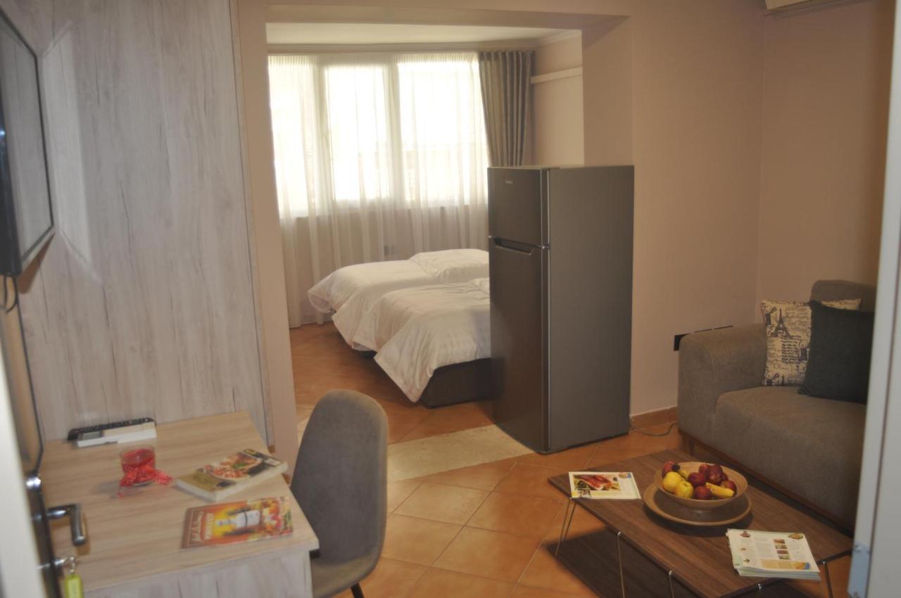 Ferienwohnung Bliri Myslym Shyri Tirana Exterior foto