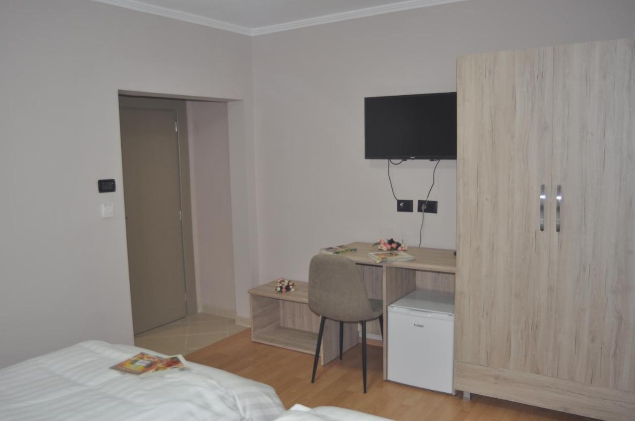 Ferienwohnung Bliri Myslym Shyri Tirana Exterior foto