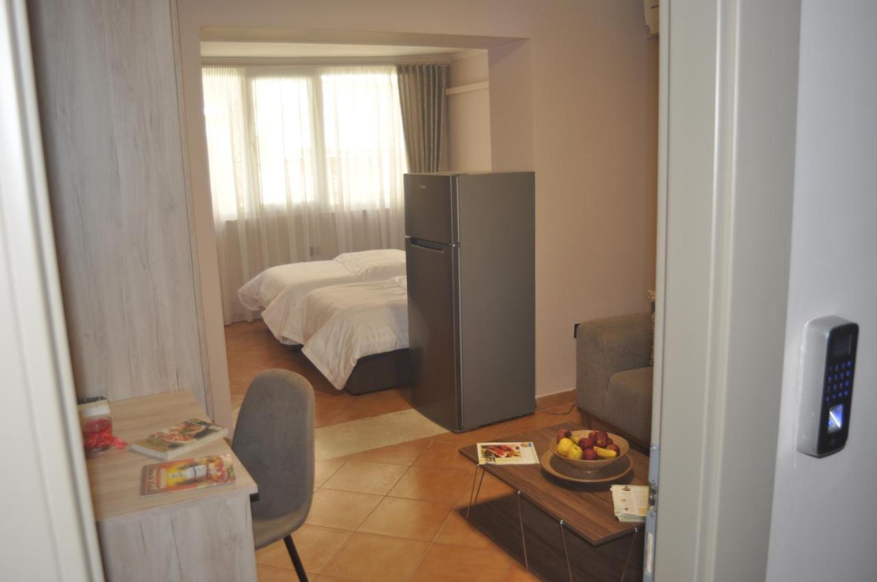 Ferienwohnung Bliri Myslym Shyri Tirana Exterior foto