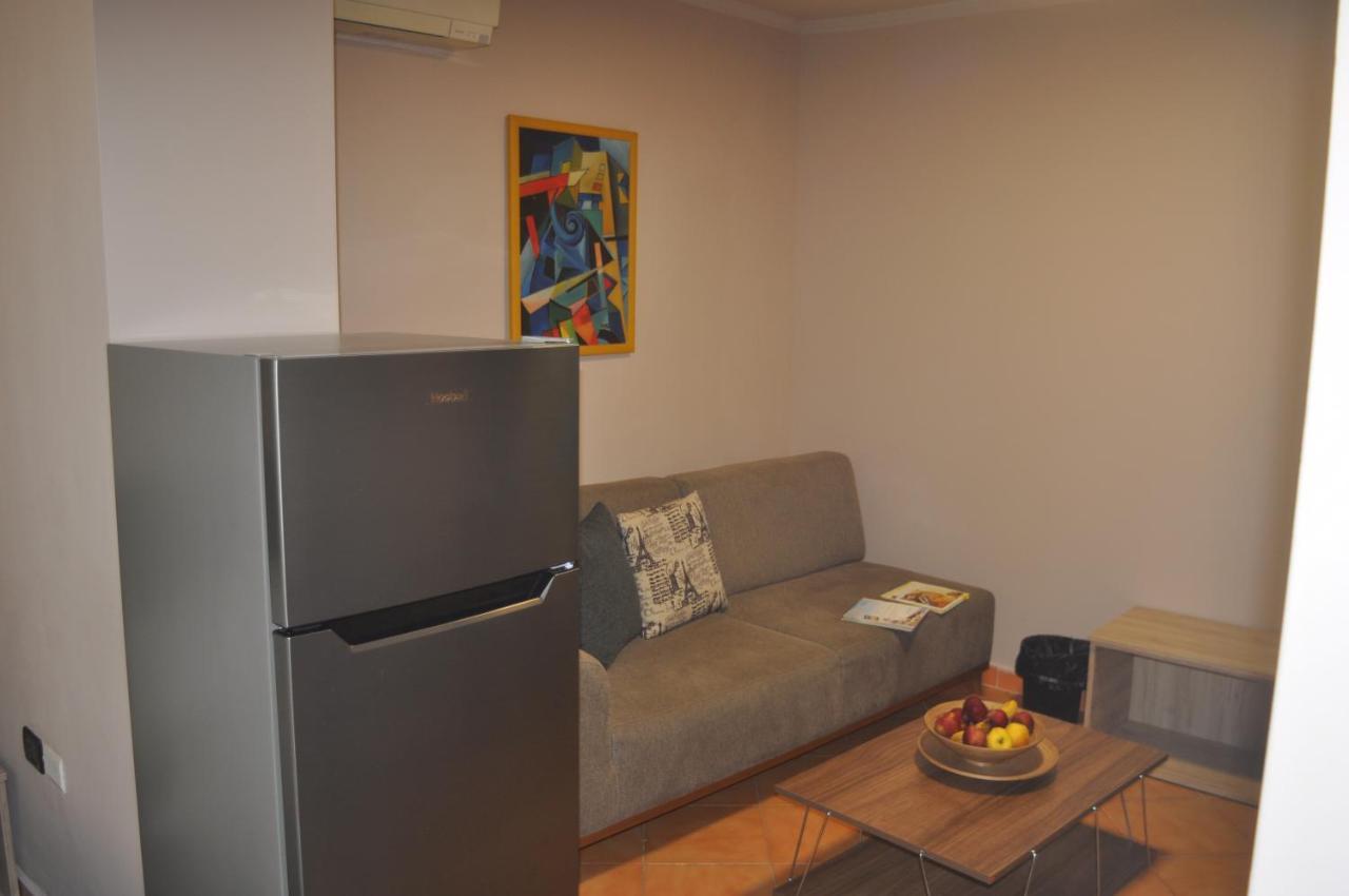 Ferienwohnung Bliri Myslym Shyri Tirana Exterior foto