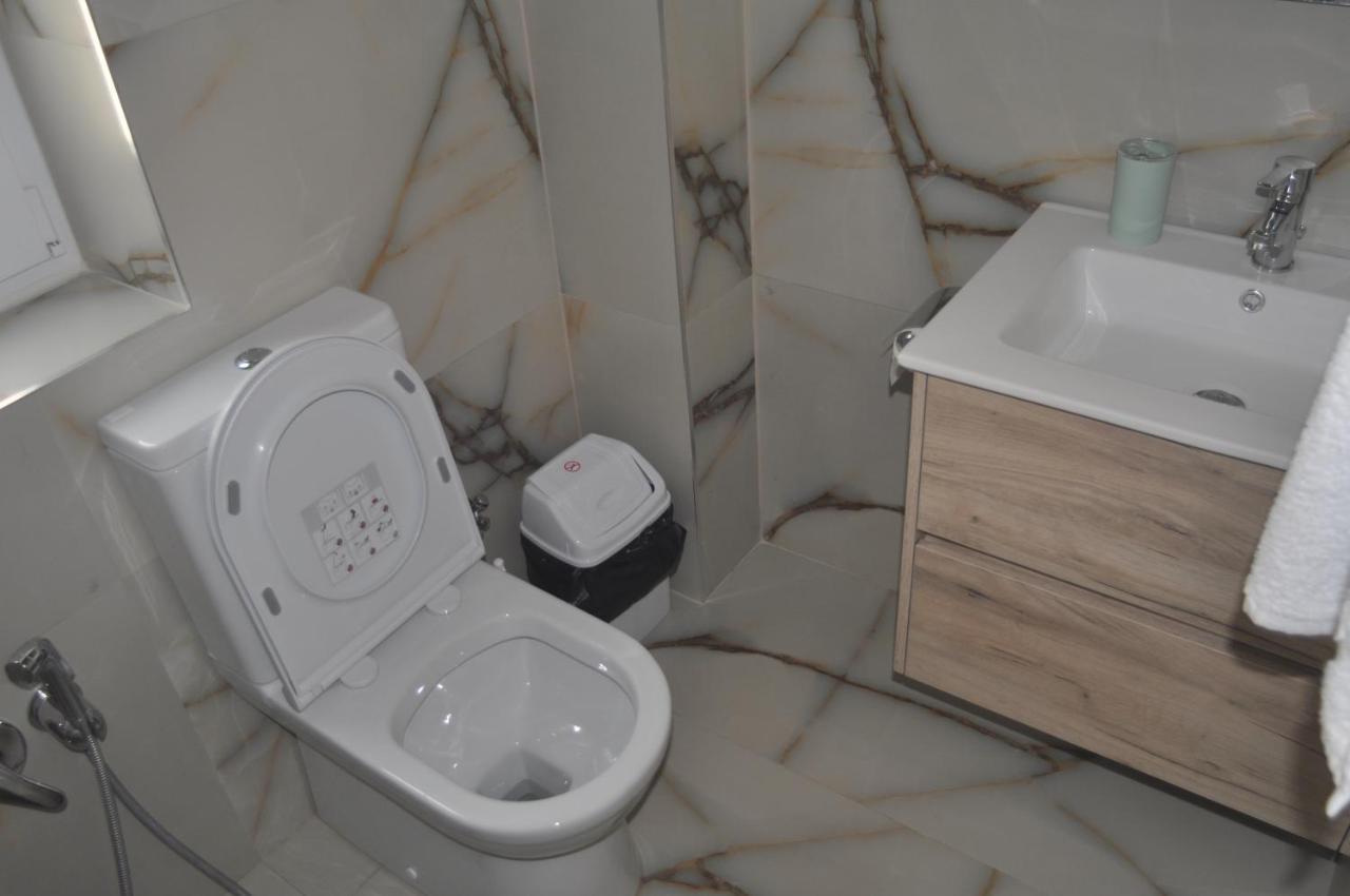 Ferienwohnung Bliri Myslym Shyri Tirana Exterior foto