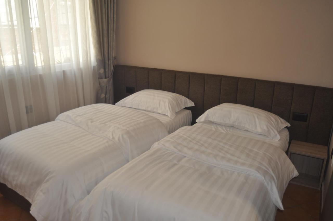 Ferienwohnung Bliri Myslym Shyri Tirana Exterior foto
